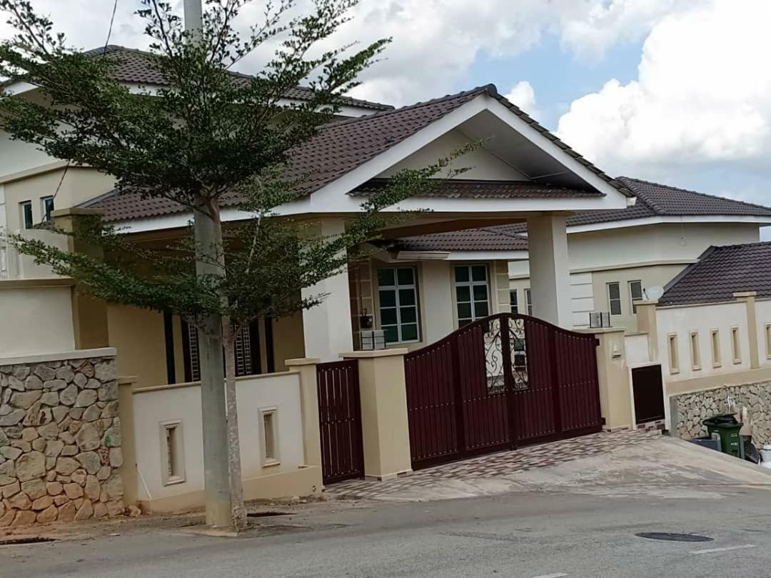 Gambang Homestay Banglomuslim Kuantan Extérieur photo