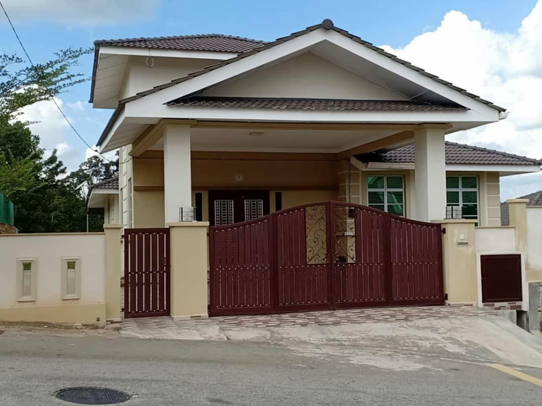 Gambang Homestay Banglomuslim Kuantan Extérieur photo